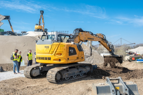 R915 Compact Bauma